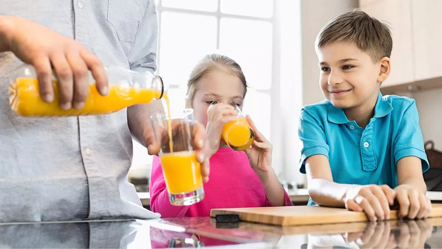 Ποιες είναι οι 10 τροφές που δεν πρέπει να αγοράζουμε σύμφωνα με τους ειδικούς
