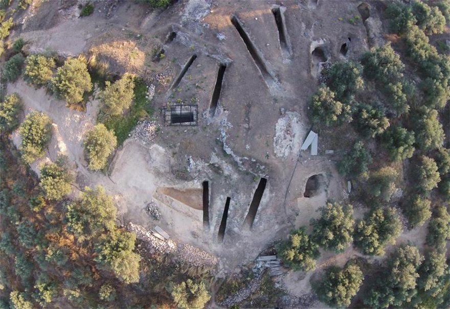 Αεροφωτογραφία του μυκηναϊκού νεκροταφείου στα Αηδόνια
