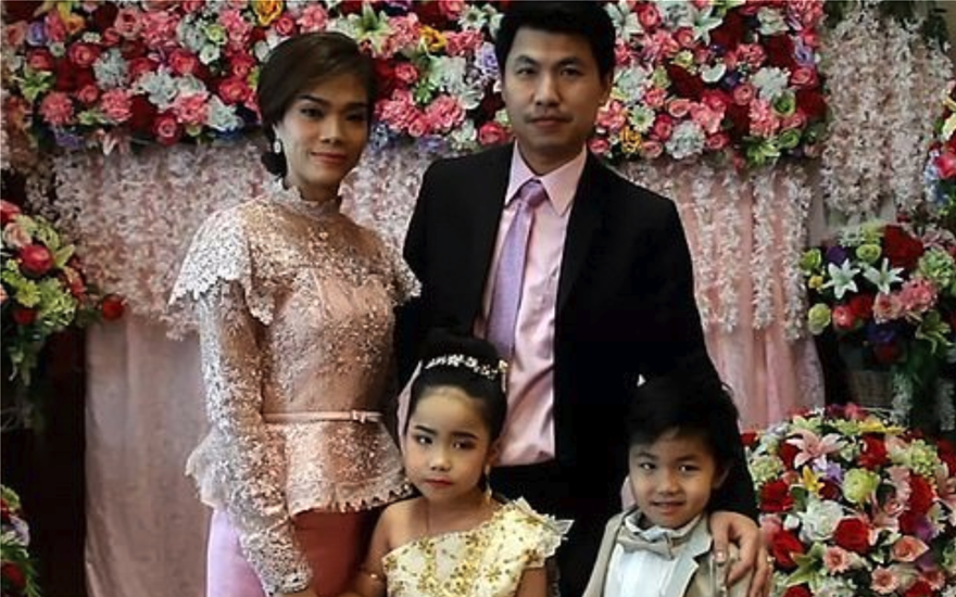 Ταϊλάνδη: Πάντρεψαν δίδυμα εξάχρονα - Οι γονείς πιστεύουν πως ήταν εραστές σε προηγούμενη ζωή Tai_kids_tai