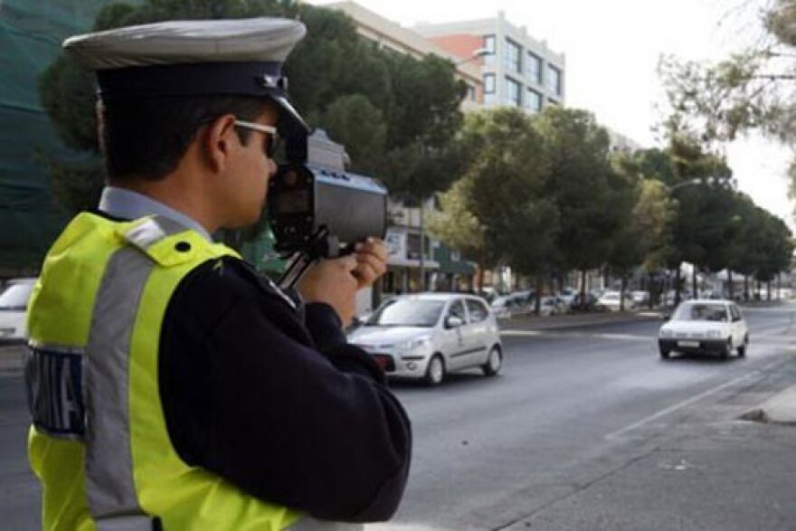 Εξαπάτησαν την Τροχαία με ασφαλιστήριο... κατόπιν εορτής!