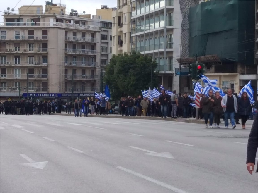 syntagma  ΝΔ προς κυβέρνηση για τα επεισόδια στο Σύνταγμα: Αυτούς γιατί δεν τους εμποδίσατε; syntagma
