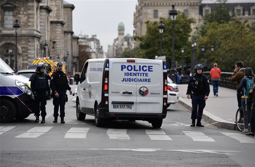 Μακελειό στο Παρίσι: Τέσσερις οι νεκροί αστυνομικοί 2