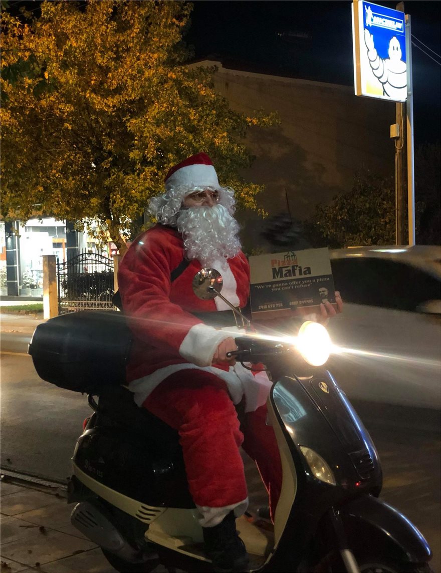 received_11492218052841522-delivery-santa