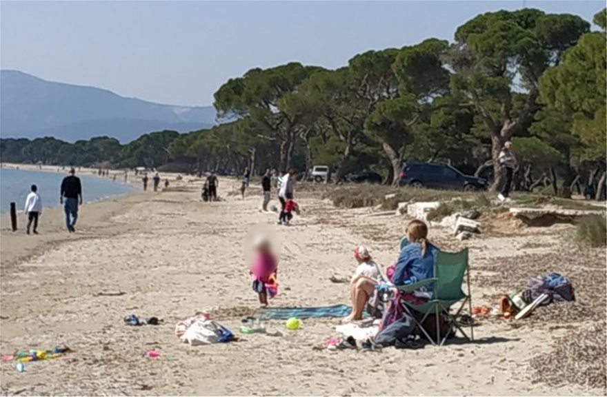 Ανευθυνότητα χωρίς όρια – Γέμισαν πάλι τις παραλίες! Τι κάθεται και τους&#8230; κοιτάει η Κυβέρνηση; (pics)