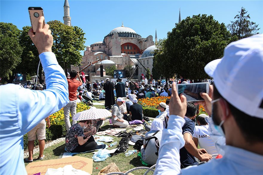 agia-sofia2_2  Η προσευχή του  Ερντογάν στην Αγια Σοφιά - «Έγινε και πάλι τζαμί» ! δήλωσε ο Τούρκος Πρόεδρος agia sofia2 2