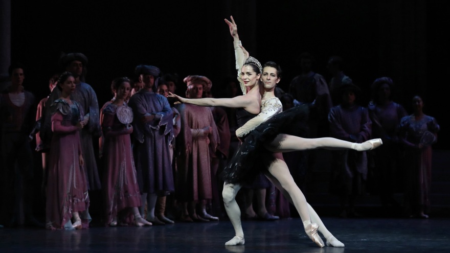 06_SWANLAKE-OPERADEPARIS