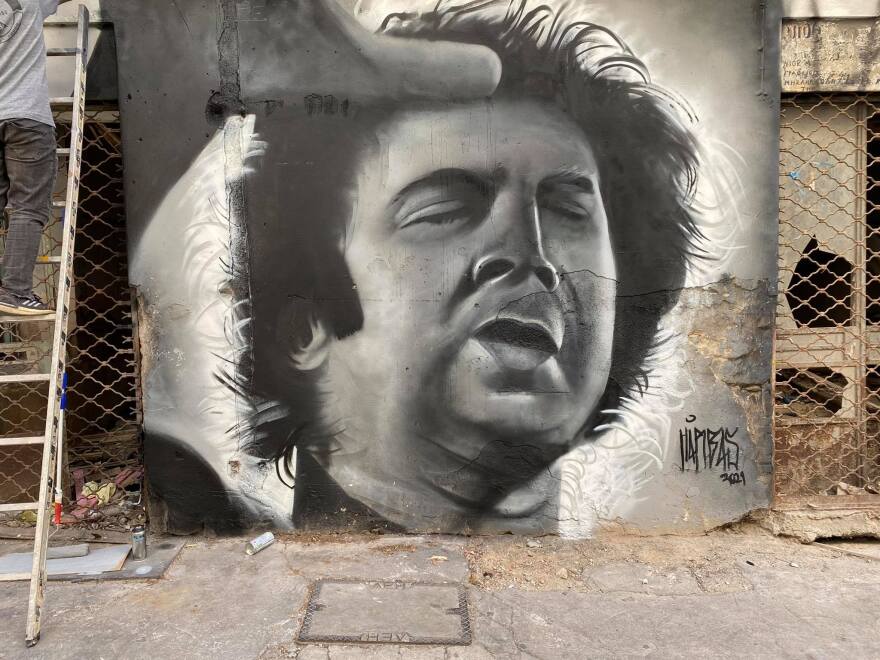 Hambas: Η νέα του τοιχογραφία στο κέντρο της Αθήνας - Αφιερωμένη στην μνήμη  του Μίκη Θεοδωράκη