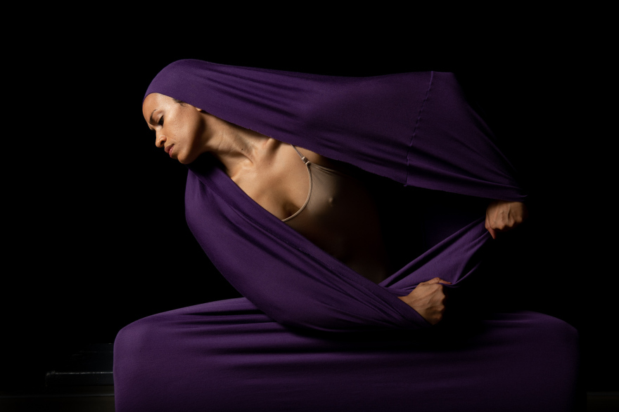 Natasha_M__Diamond-Walker_in_Martha_Graham_Lamentation_c_ChristopherDuggan_095