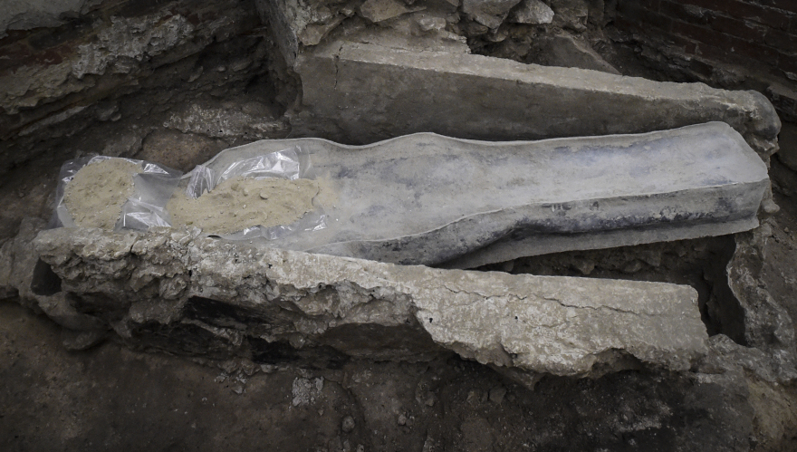 Μυστήριο με... σαρκοφάγο που βρέθηκε θαμμένη 19 μέτρα κάτω από την Παναγία των Παρισίων 