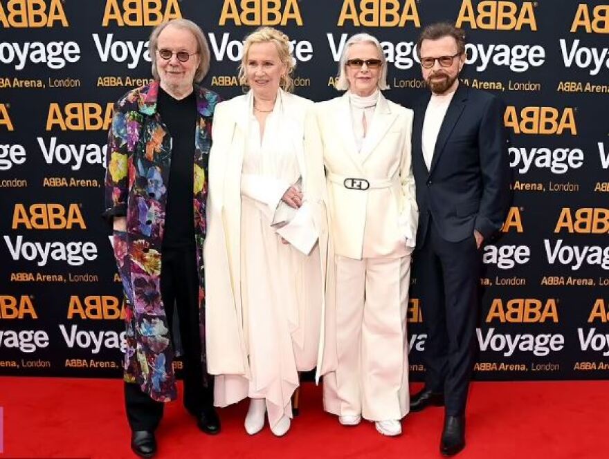 ABBA-are-seen-all-together-in-public-for-the-first-time-in-36-years-tsbnews_com1_