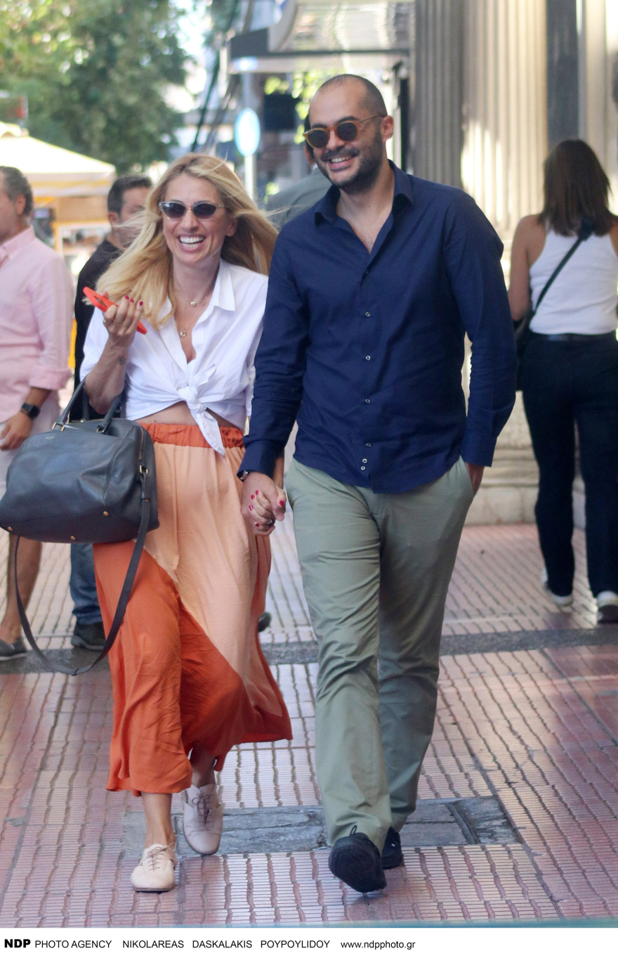 Ηλιάκη, Μαρία Ηλιάκη: Βόλτα με τον σύντροφό της στο κέντρο της Αθήνας (Φώτο)