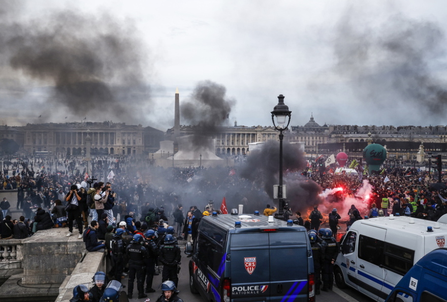 paris_protest_1