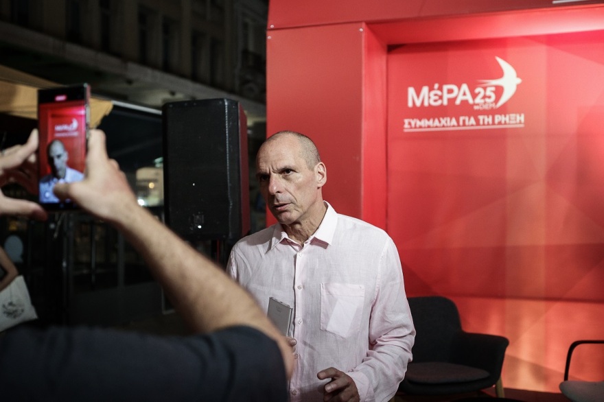 varoufakis_monos_3