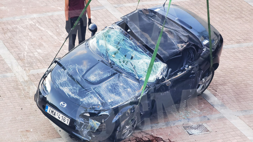 Σοκ στο Ηράκλειο το ξημέρωμα - Αυτοκίνητο βούτηξε στο κενό στον ΗΣΑΠ - Νεκρός ο νεαρός οδηγός