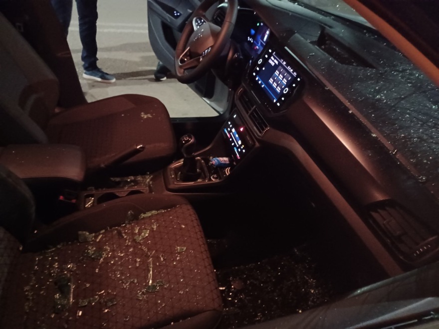 , Λαμία: Άγνωστοι έσπασαν τα τζάμια στο αυτοκίνητο του Δημάρχου Λαμίας &#8211; φώτο
