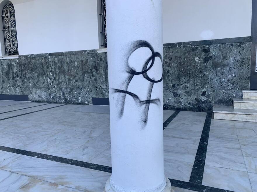 larisa-vandalismos5