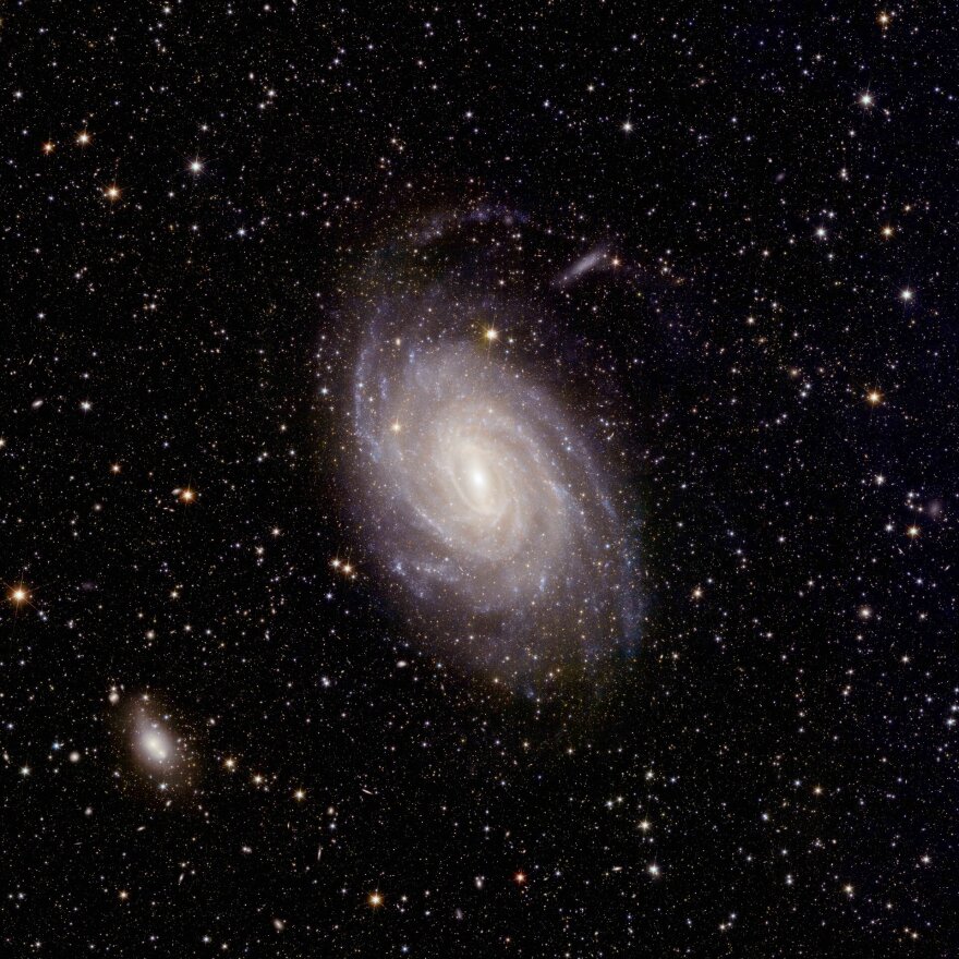 Euclid_s_new_image_of_spiral_galaxy_NGC_6744_pillars