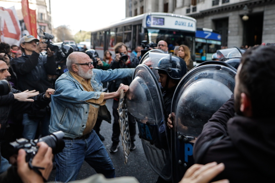 argentina__protest_1