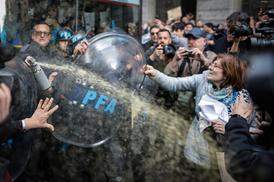 argentina__protest_2