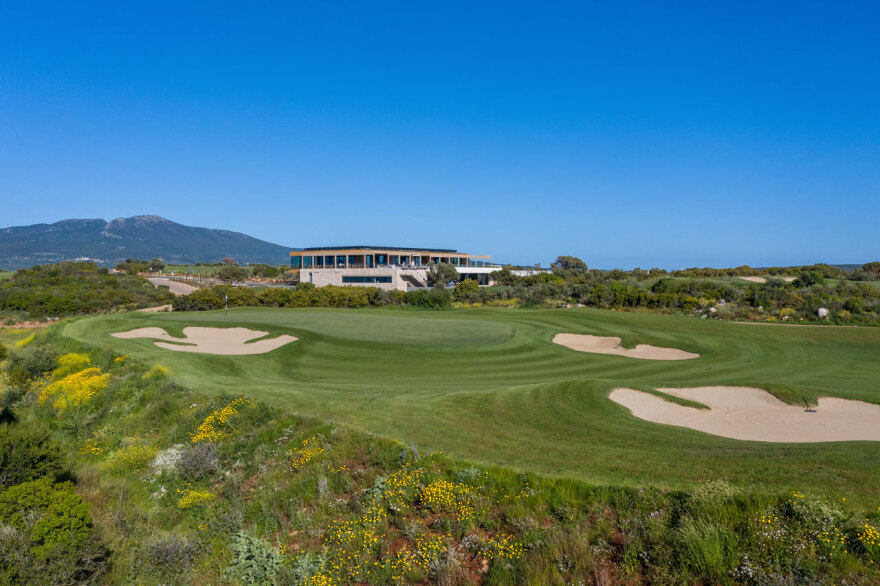 PEOPLE_NavarinoHills_Clubhouse_02-credits-George-Sfakianakis