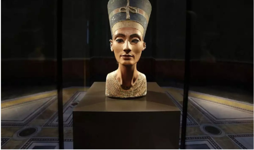 Nefertiti_2