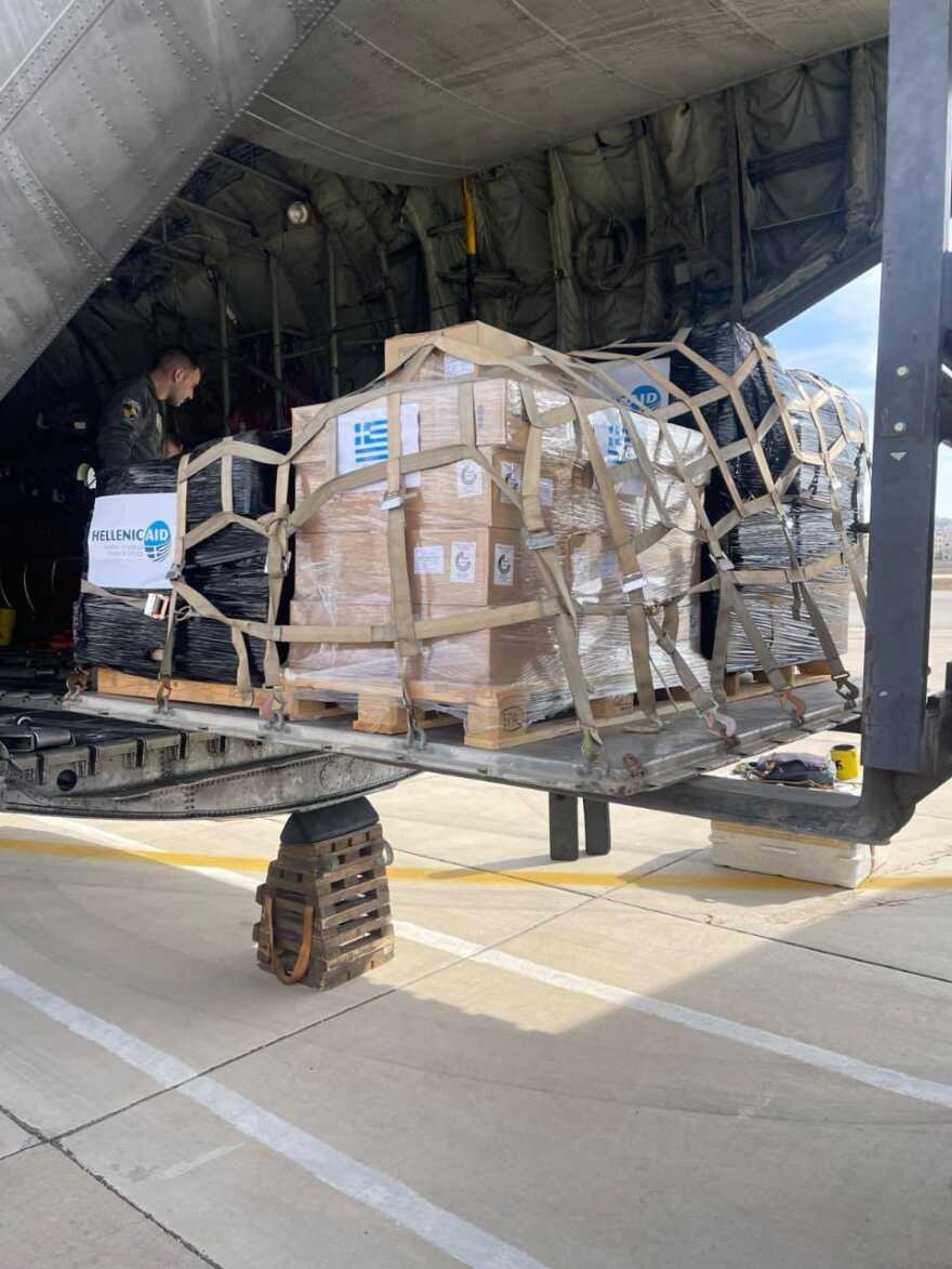 Η Ελλάδα έστειλε ανθρωπιστική βοήθεια στη Γάζα - Δείτε φωτογραφίες 