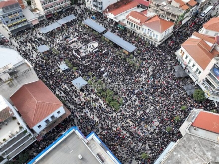 Μεγαλειώδεις οι συγκεντρώσεις σε όλη την Ελλάδα για τα Τέμπη - Δείτε εικόνες και βίντεο