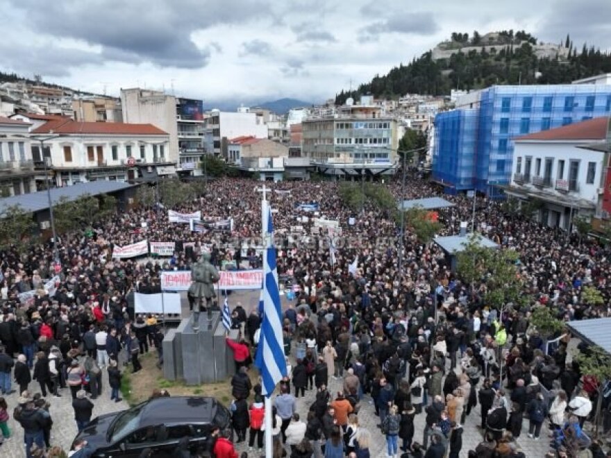 Μεγαλειώδεις οι συγκεντρώσεις σε όλη την Ελλάδα για τα Τέμπη - Δείτε εικόνες και βίντεο