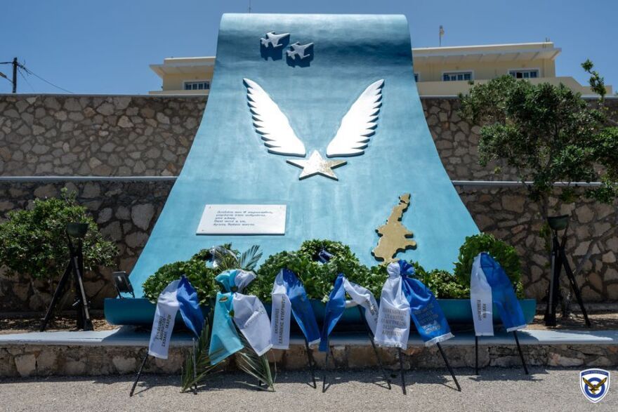 Κάρπαθος: Τιμήθηκε η μνήμη του Σμηναγού Κώστα Ηλιάκη