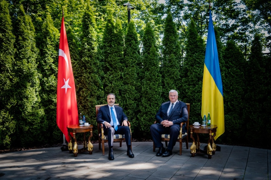 Πόλεμος στην Ουκρανία: Ο Φιντάν καλεί Τραμπ, Πούτιν και Ζελένσκι σε κοινή συνάντηση στην Κωνσταντινούπολη