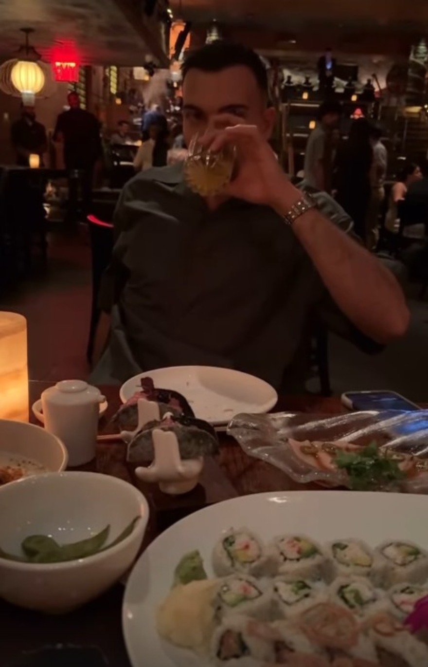 Κώστας Σλούκας: Ρομαντική απόδραση στη Νέα Υόρκη με τη σύζυγό του