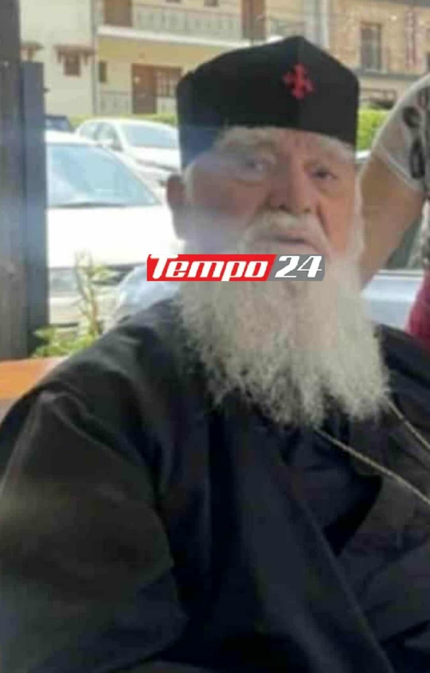 Πάτρα: Νεκρός σε χαράδρα εντοπίστηκε ο 91χρονος ιερέας που αγνοούνταν 1 Πάτρα: Εντοπίστηκε μέσα σε αυτοκίνητο σε χαράδρα ο 91χρονος ιερέας που αγνοούνταν από χθες