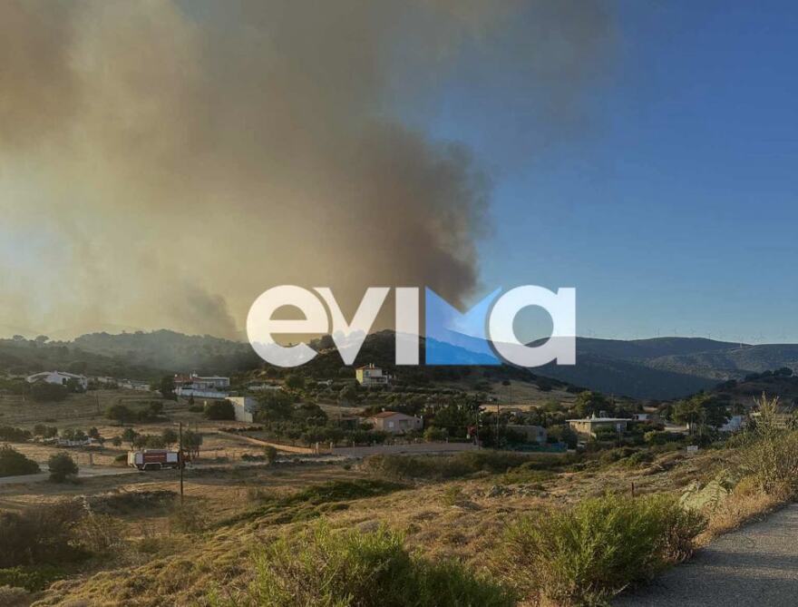 Επιχειρούν εναέρια μέσα στη φωτιά στα Μεσοχώρια της Εύβοιας: Νέο μήνυμα του 112 για εκκένωση του Λιμνιώνα, κοντά σε σπίτια οι φλόγες Επιχειρούν εναέρια μέσα στη φωτιά στα Μεσοχώρια της Εύβοιας: Νέο μήνυμα του 112 για εκκένωση του Λιμνιώνα, κοντά σε σπίτια οι φλόγες - Δείτε βίντεο και φωτογραφίες