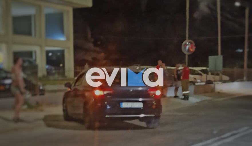 Σύγκρουση αυτοκινήτου με πυροσβεστικό στην Εύβοια