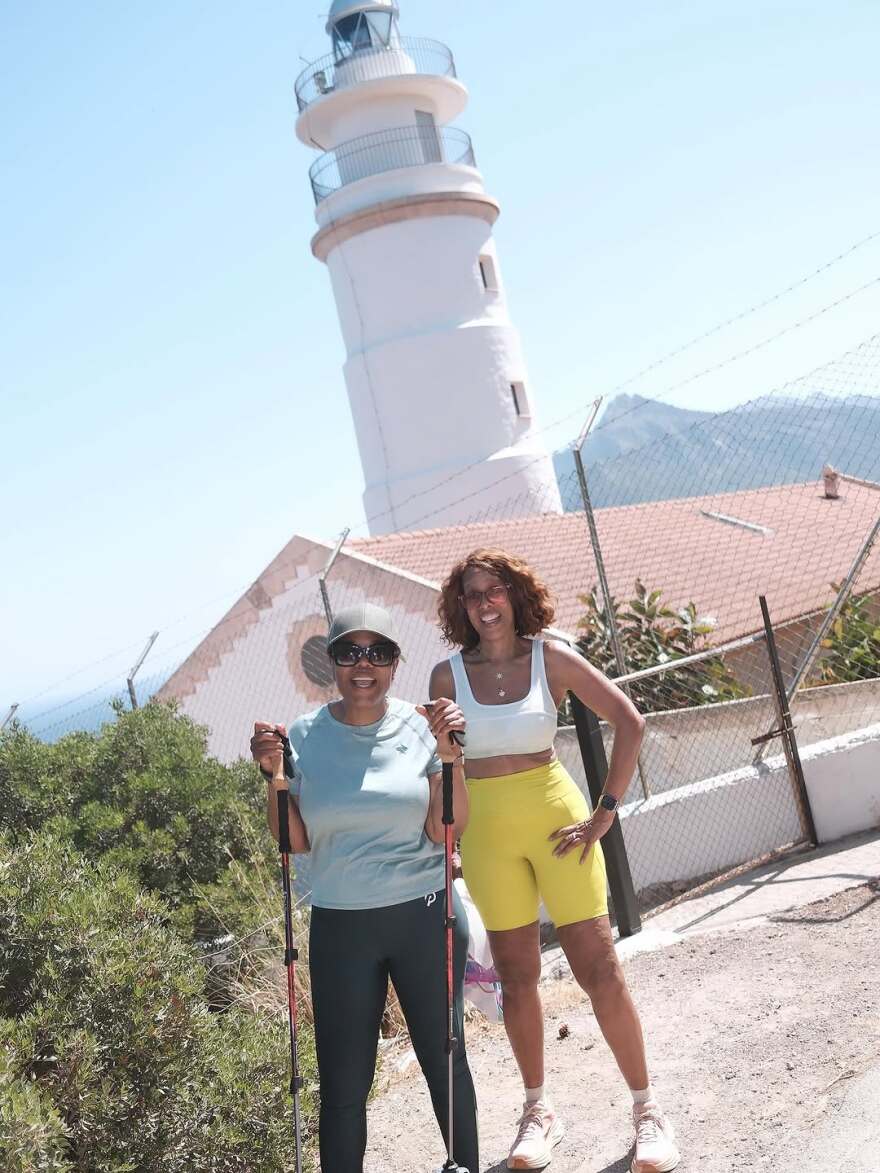 Κρις Τζένερ και Όπρα Γουίνφρεϊ έγιναν αχώριστες μετά τον γάμο του Τζεφ Μπέζος - Οι διακοπές τους στην Ισπανία