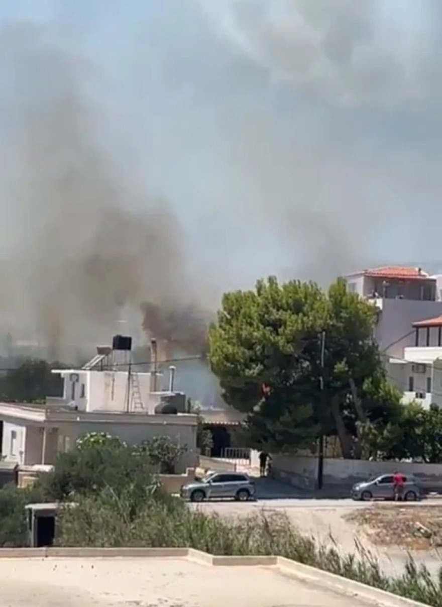 Κρήτη: Φωτιά κοντά σε σπίτια στην Βιγλιά Ιεράπετρας