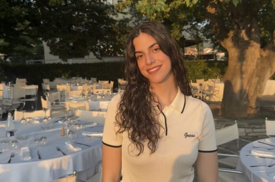 «Από το Απάτσι... στο Πανεπιστήμιο»: Οι φετινοί επιτυχόντες των Πανελλαδικών και οι ιστορίες πίσω από τα μόρια