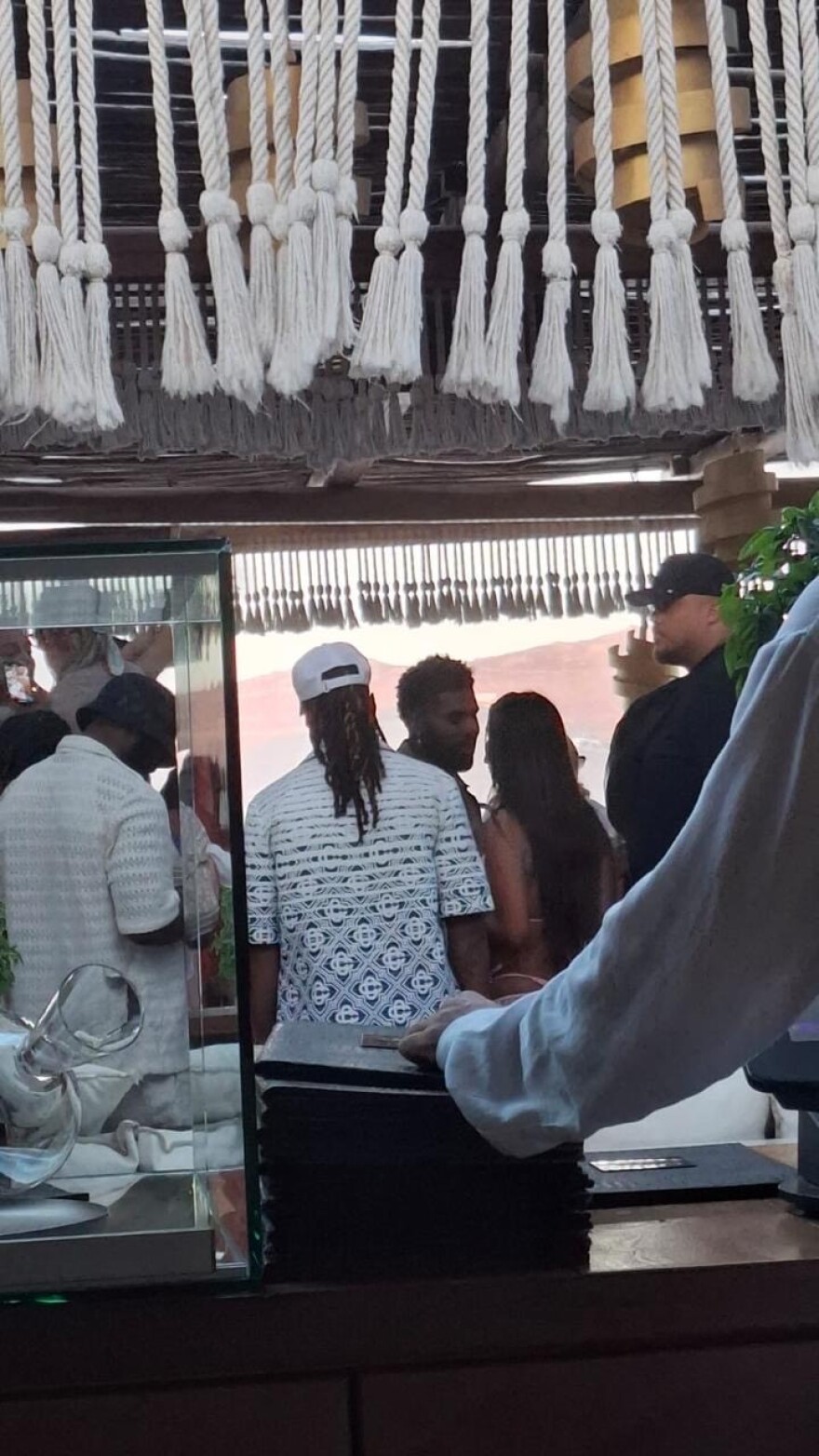 Ο Τζέισον Ντερούλο στο Principote της Μυκόνου - Δείτε φωτογραφίες