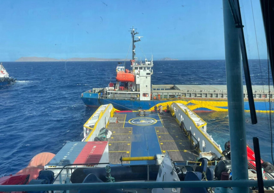 Ελληνικό ναυαγοσωστικό βοήθησε να αποφευχθεί οικολογική καταστροφή στα ανοιχτά της Σητείας με το βυθισμένο φορτηγό «MN Kostas»