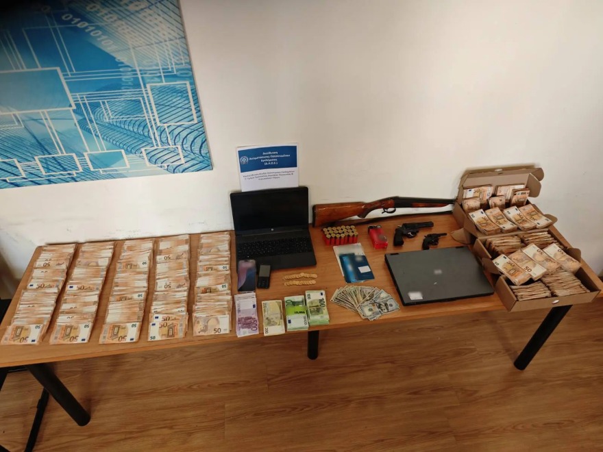 Σε πλαστικές σακούλες έκρυβε πάκους με 50ευρα το κύκλωμα με τις επιστροφές ΦΠΑ - Οι εικονικές εταιρείες, οι αχυράνθρωποι και τα κέρδη εκατομμυρίων