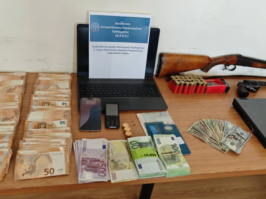 Σε πλαστικές σακούλες έκρυβε πάκους με 50ευρα το κύκλωμα με τις επιστροφές ΦΠΑ - Οι εικονικές εταιρείες, οι αχυράνθρωποι και τα κέρδη εκατομμυρίων