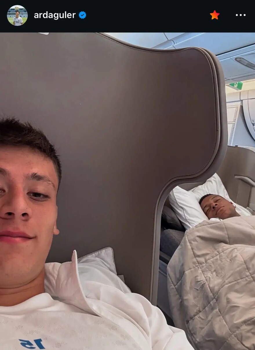 «Ο αδερφός δεν έχει έγνοιες»: Ο Αρντά Γκιουλέρ τρολάρει τον Κιλιάν Εμπαπέ με ξεκαρδιστική φωτογραφία ενώ κοιμάται
