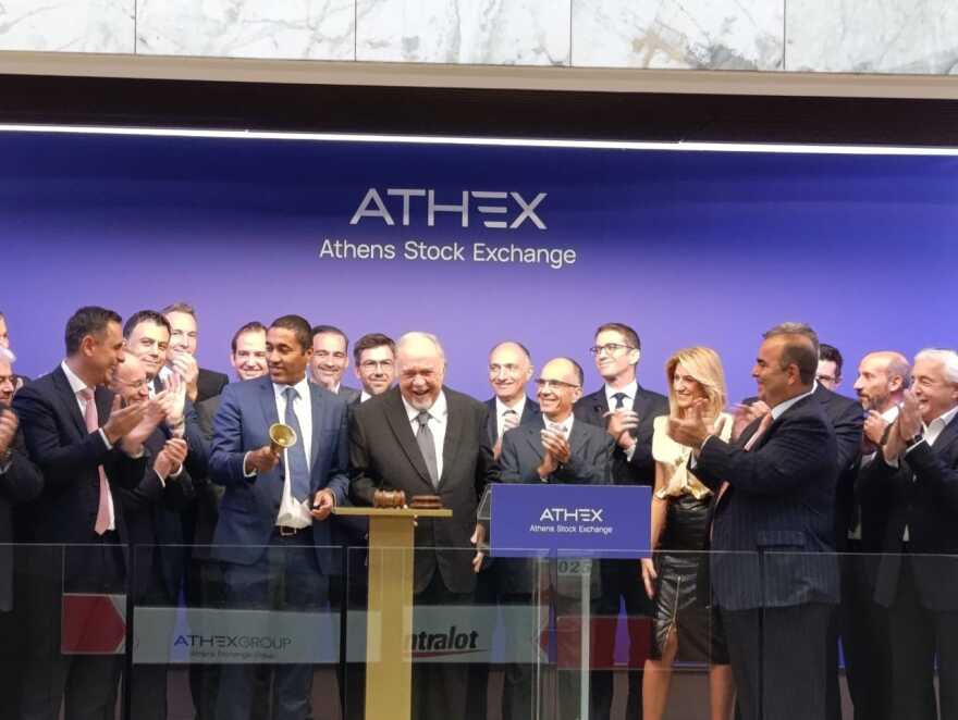 Ιntralot: Χτύπησε το «καμπανάκι» του Χρηματιστηρίου για τις νέες μετοχές - Τι είπε ο Σωκράτης Κόκκαλης 