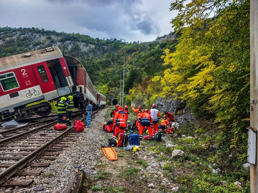 Σλοβακία: Μετωπική σύγκρουση τρένων – Τουλάχιστον 20 τραυματίες