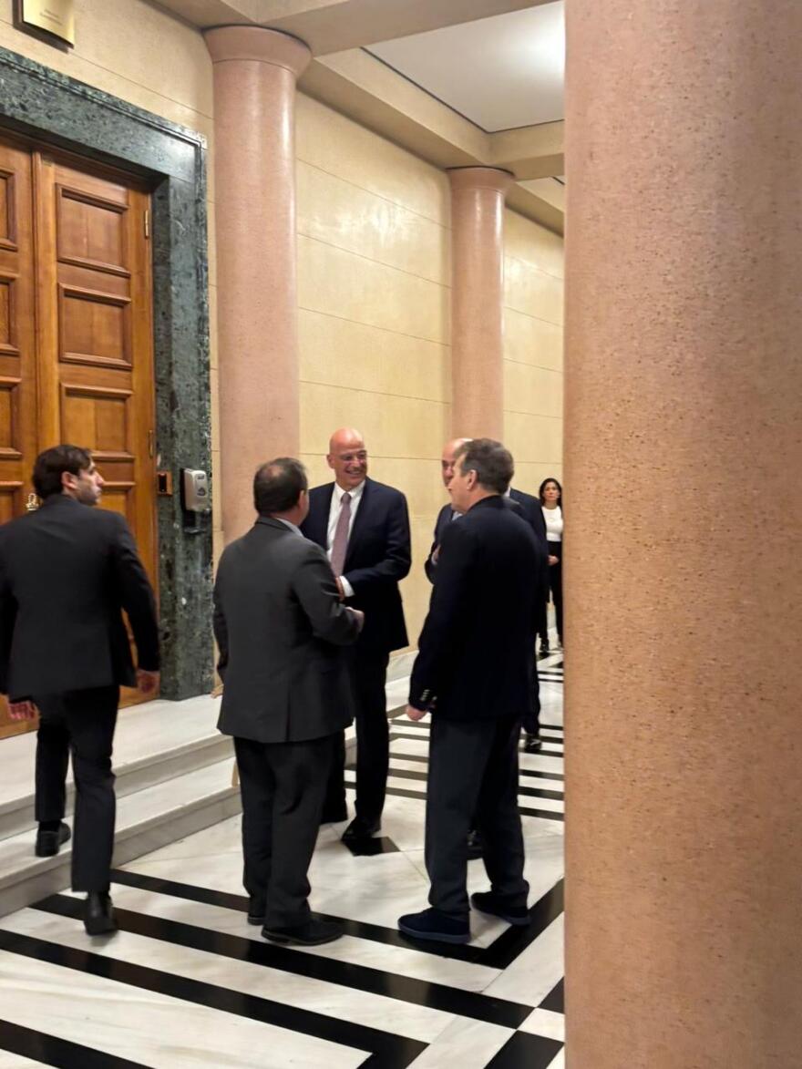 Καρφιά Άδωνι για Δένδια: «Η μόνη περίπτωση να μην μιλήσω σε δικιά μου τροπολογία είναι να είμαι σε ΜΕΘ αλλά και σε κώμα»