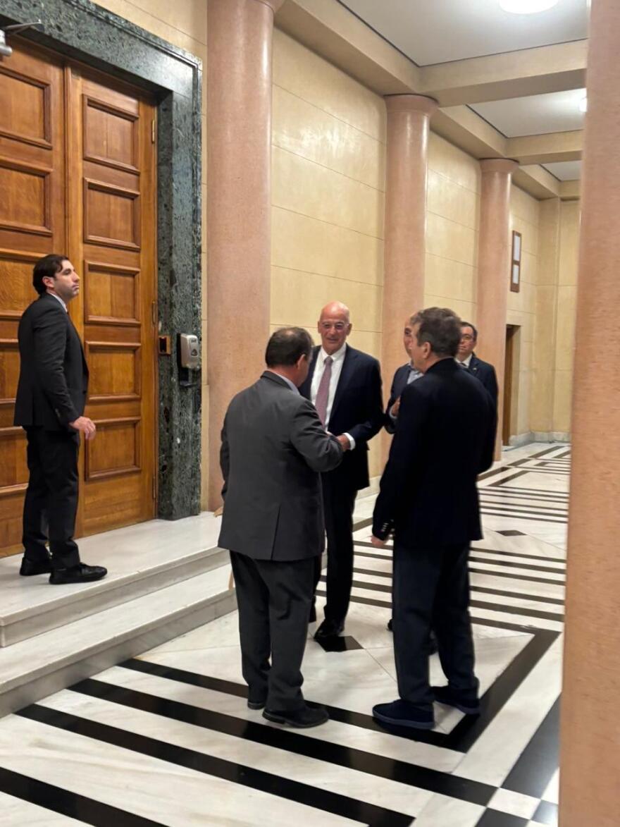 Καρφιά Άδωνι για Δένδια: «Η μόνη περίπτωση να μην μιλήσω σε δικιά μου τροπολογία είναι να είμαι σε ΜΕΘ αλλά και σε κώμα»