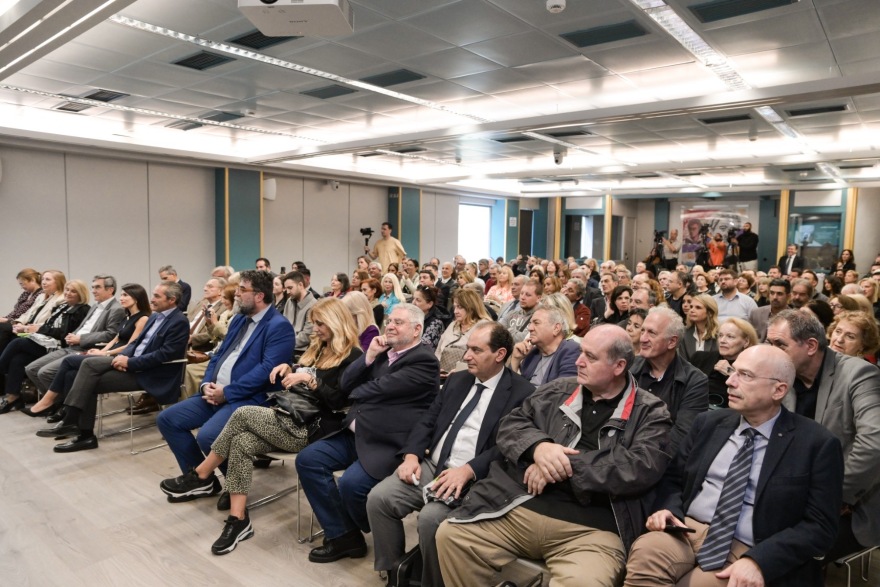 Κυκλοφόρησε το πρώτο βιβλίο της δημοσιογράφου Βάλιας Πετούρη