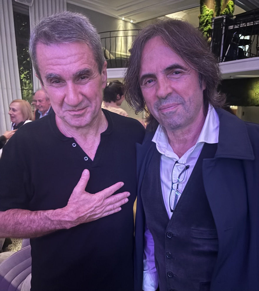 Vassilis Lekkas and Andreas Loverdos together on stage with 