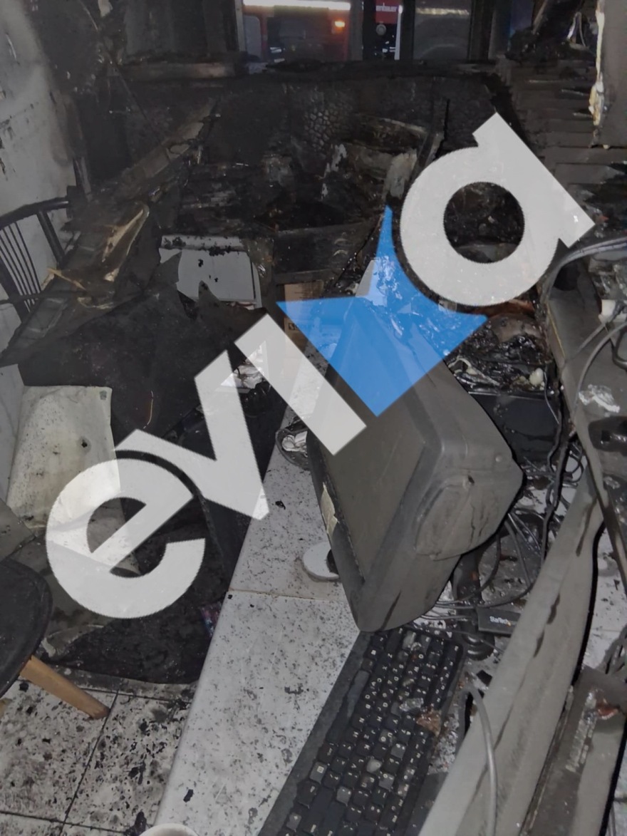 Φωτιά σε πρακτορείο ΟΠΑΠ στην Εύβοια - Καταστράφηκε ολοσχερώς, δείτε φωτογραφίες