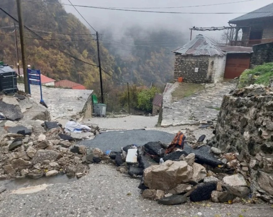 Εικόνες καταστροφής στα Τζουμέρκα μετά την έντονη κακοκαιρία